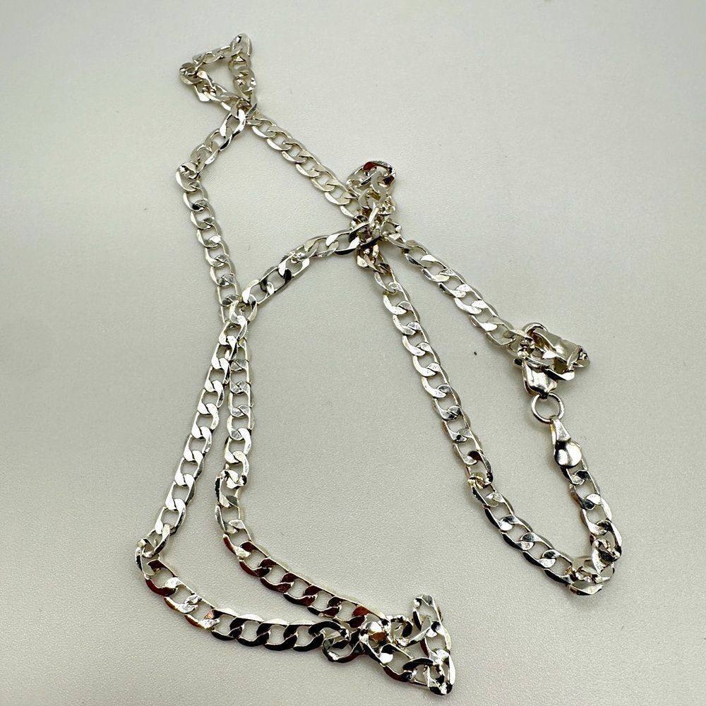 Unisex 19” silver plated Cuban link, 4mm thick necklace!